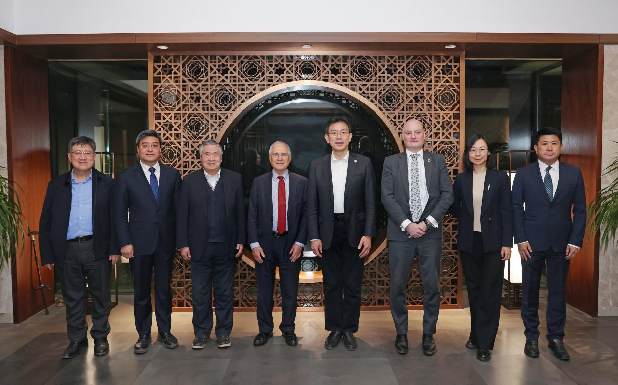 ​Lord Nicholas Stern appointed Honorary Professor of Tsinghua University